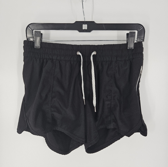 Vuori Pants - Vuori Black Clementine Shorts S